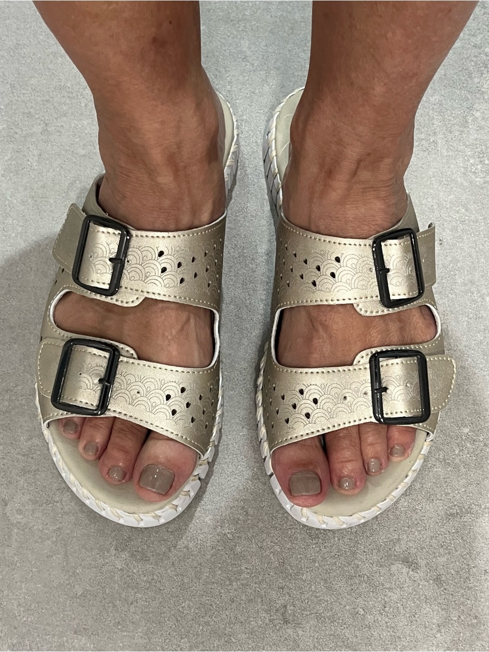 ILSE JACOBSEN Slides Size 36/6 Gold